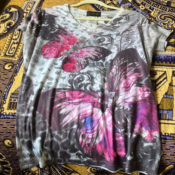 Subtle yet bold, this pink and gray combo! - Picture 2 of 5